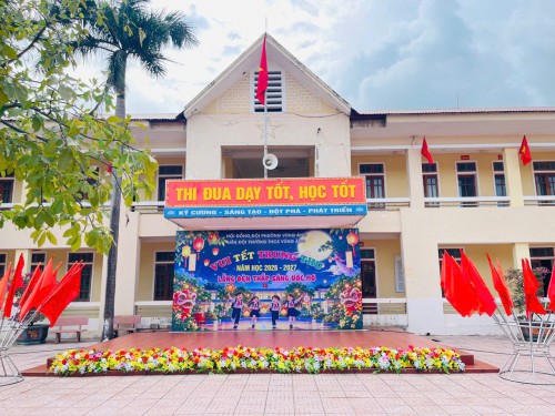 TRƯỜNG THCS VŨNG ÁNG RỘN RÀNG KHÔNG KHÍ TẾT TRUNG THU.
